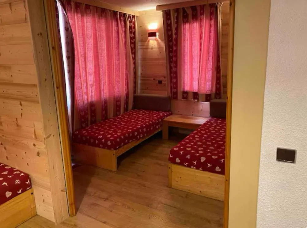 Apartment Appartement Aux Coches Skis Aux Pieds La Plagne